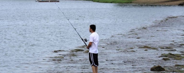 How to Hold a Fishing Pole